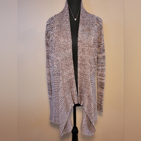 BELLDINI Open Sweater, Long Cut Hem, Cut-Out on the Boddess, Size XL - Picture 2 of 15